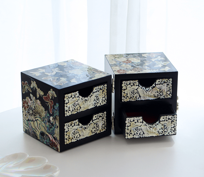 Secret jewelry box made by Korean artisans Butterfly / Mother-of-pearl jewelry box
