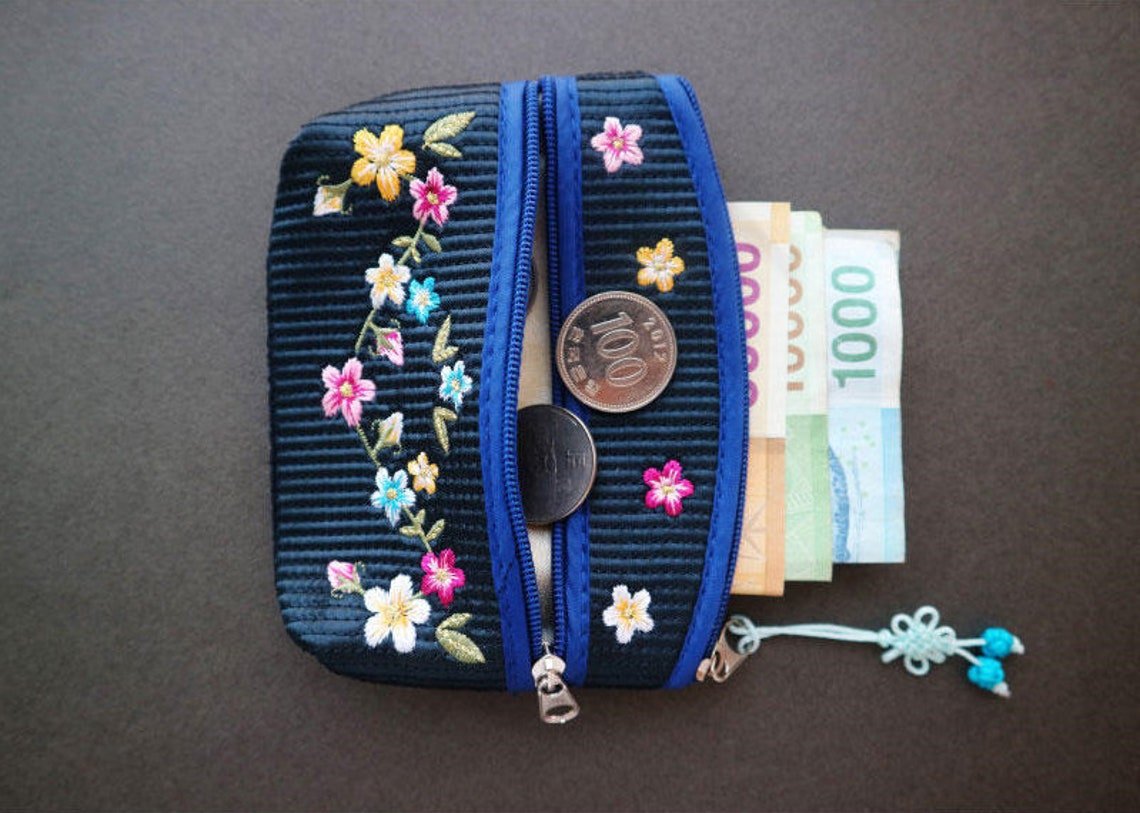 Korean traditional Quilt Coin purse Ramie Plum blossom embroidery